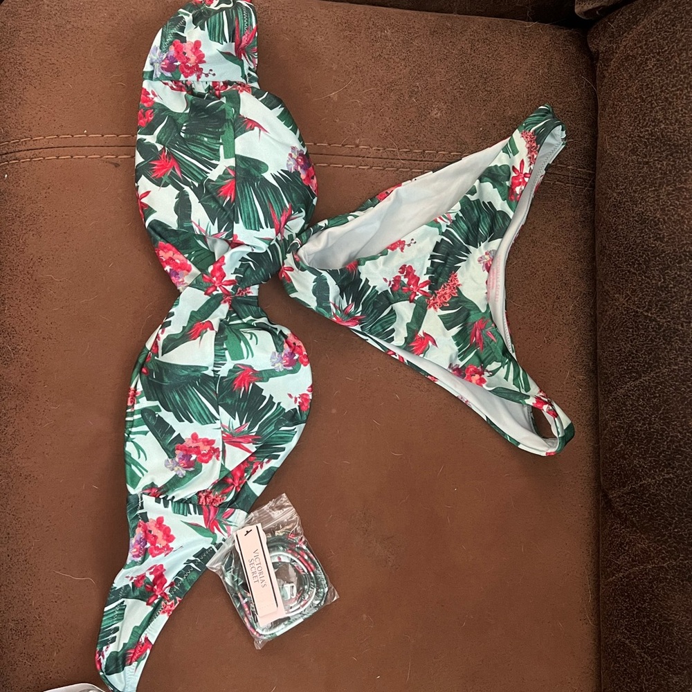 NWT Victoria's Secret Tropical Print Bikini - Green and Red